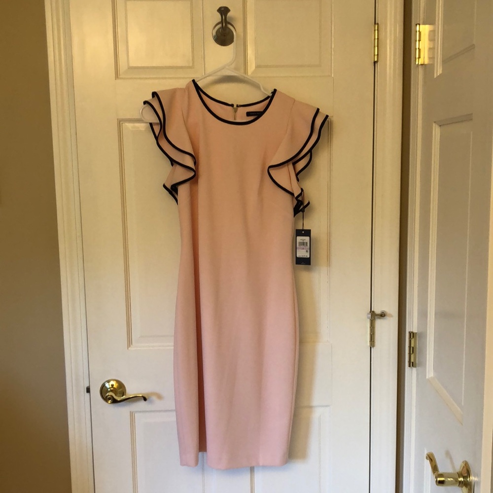 Tommy Hilfiger size 6 dress NWT (shin length)